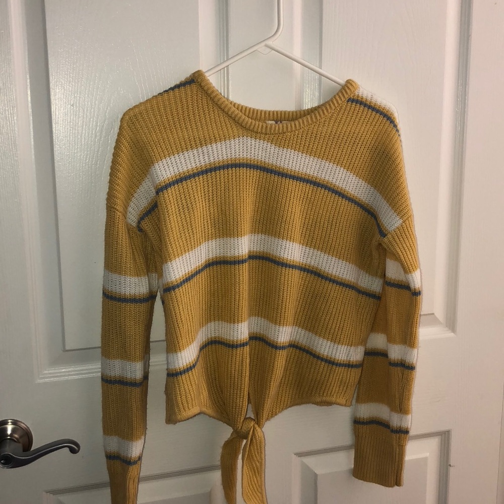 front tie light sweater